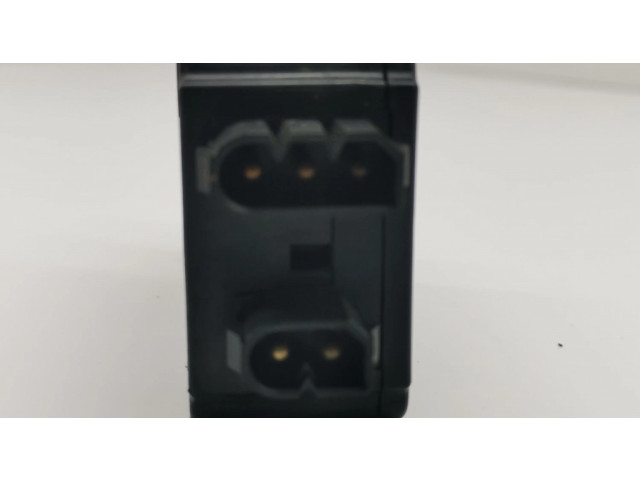 Zámek zadních dveří 8353014 BMW 3 E36 1992