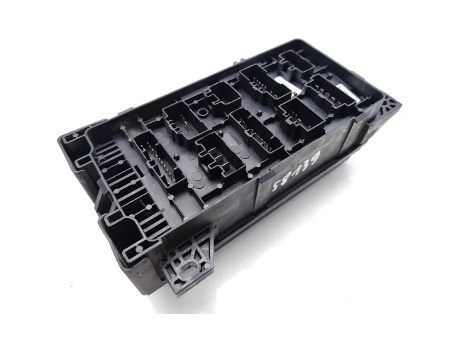 Блок предохранителей 91161-3E011, 10-08403-002 KIA Sorento