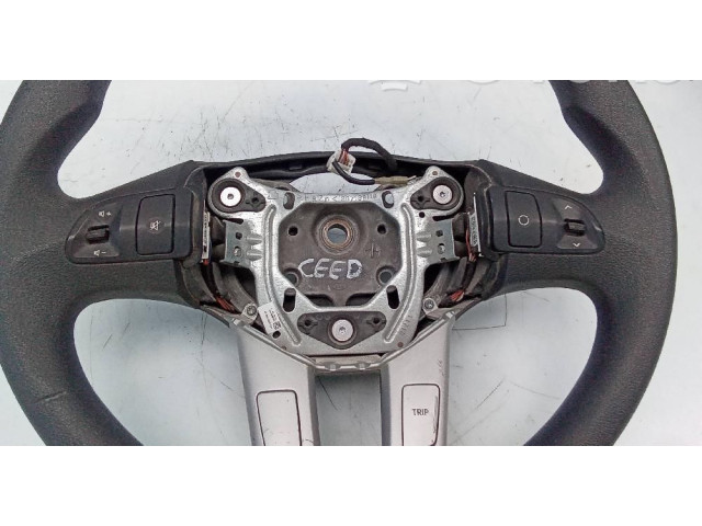 Руль KIA Ceed 2012 - 2018 года 307138110