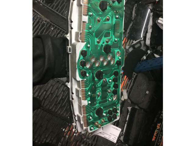 Přístrojová deska  Mitsubishi Pajero 2002   