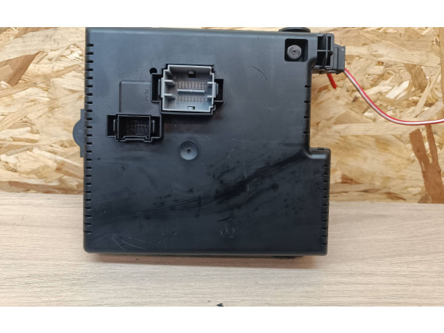 Блок предохранителей 30728512, 28017881   Volvo XC90    