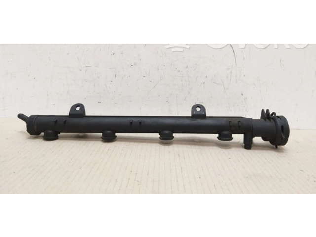 Топливная рампа 032133319A, 032133319A   Volkswagen Polo III 6N 6N2 6NF   для двигателя AHS