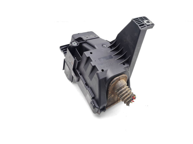 Блок предохранителей 30728132   Volvo XC90    