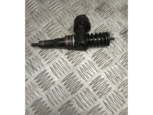 Форсунка 038130073J Skoda Fabia Mk1 (6Y)