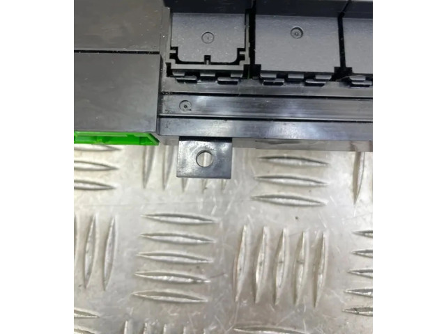 Блок управления климат-контролем 30745823 Volvo V70