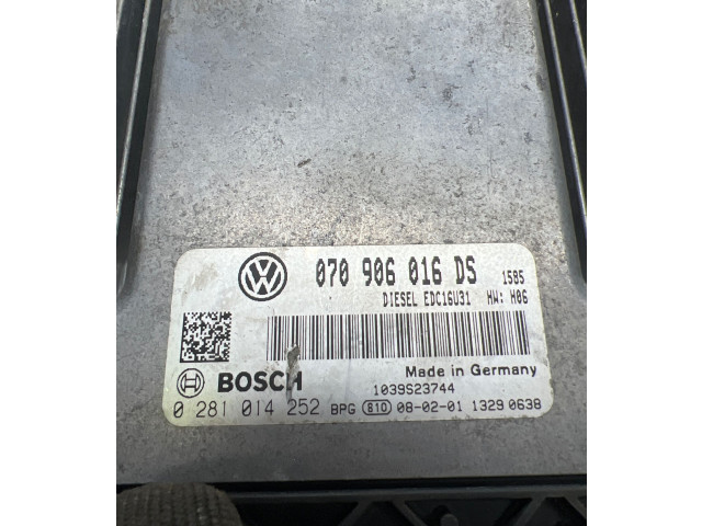 Řídící jednotka 070906016DS, 1039S23744 Volkswagen Multivan T5 2006