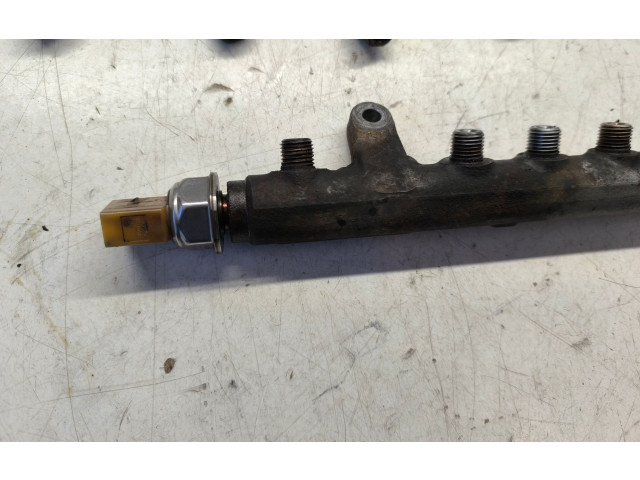 Vstřikovací lišta 03L130089 Volkswagen Transporter - Caravelle T5 CFCA