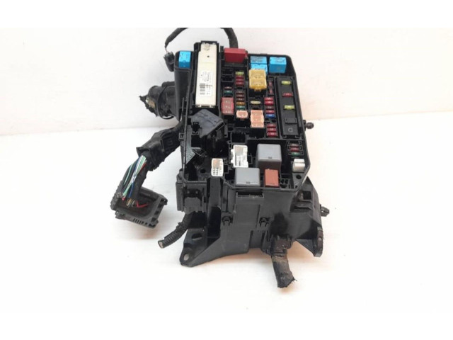 Pojistková skříňka 8264147090 Toyota Prius (XW30) 2011