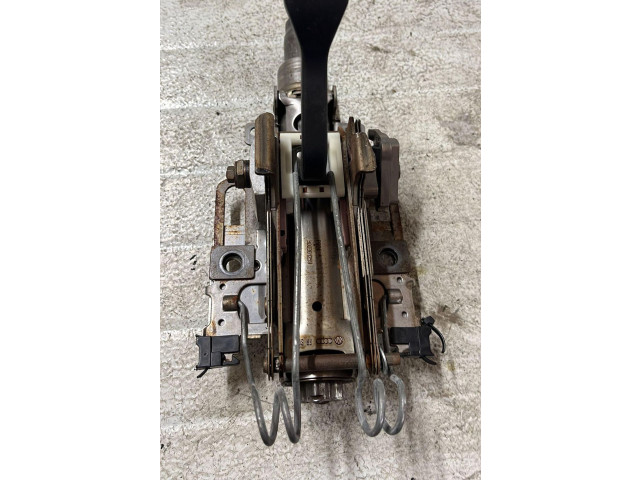 рейка Колонка рулевая 300381259, 300381259 Skoda Fabia Mk1 (6Y) 1999 - 2007 года