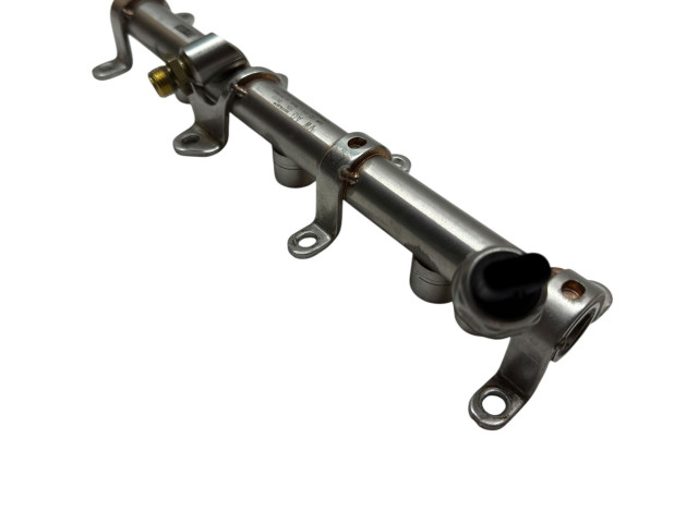 Топливная рампа 06M133316L, 1709420279   Audi A5  