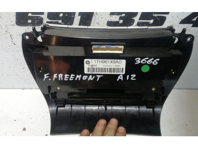 Модуль блока управления кондиционером 1TH961X9AD   Fiat Freemont