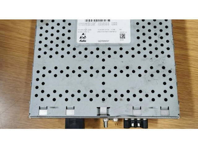 Радио/ проигрыватель CD/DVD / навигация