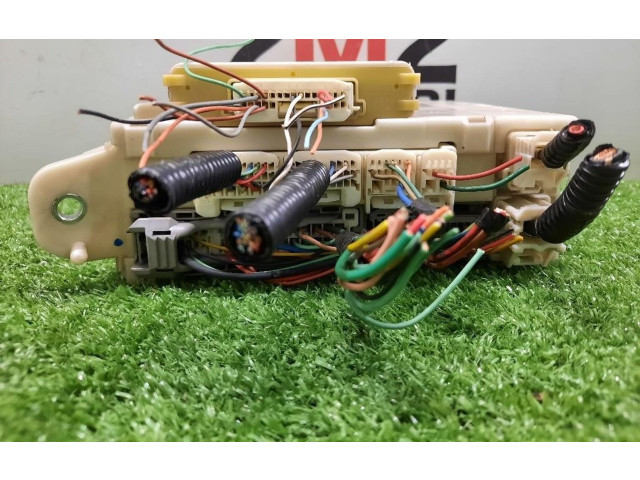 Блок предохранителей 8273053021, 2ADFHV Lexus IS 200-300