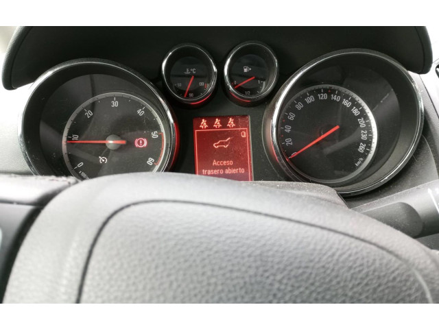 Přístrojová deska  Opel Zafira C 2013   