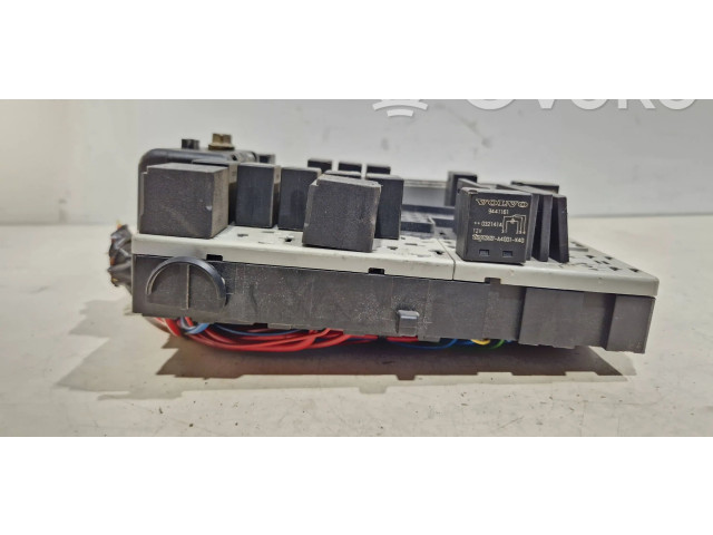 Блок предохранителей 9401802 Volvo V70