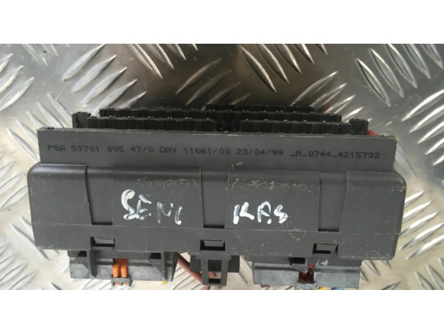 Блок предохранителей 5970109547 Peugeot Expert