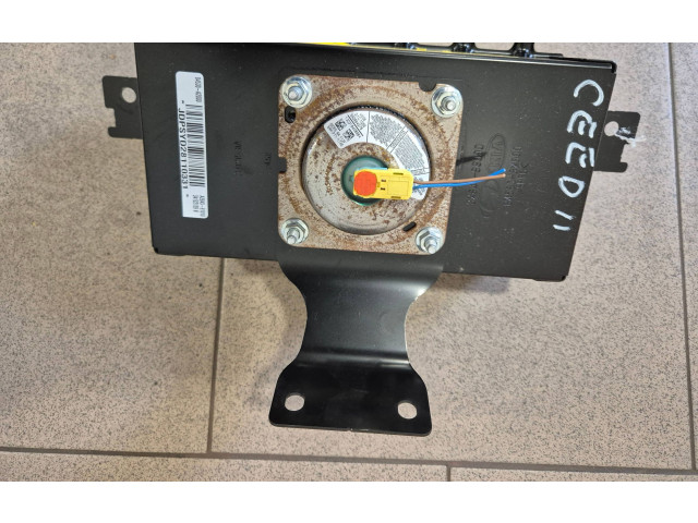 Подушка безопасности пассажира 84530-A2000 KIA Ceed