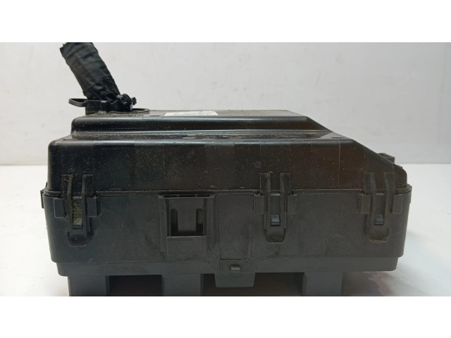 Блок предохранителей 670104268 Maserati Ghibli