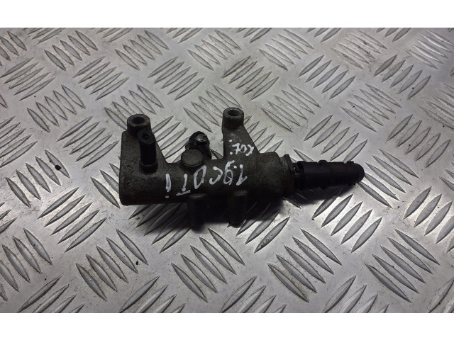 Vstřikovací lišta 55203803   Opel Zafira B     