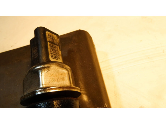 Топливная рампа 2S7Q9D280AE, 93077511A   Jaguar X-Type 2.0 