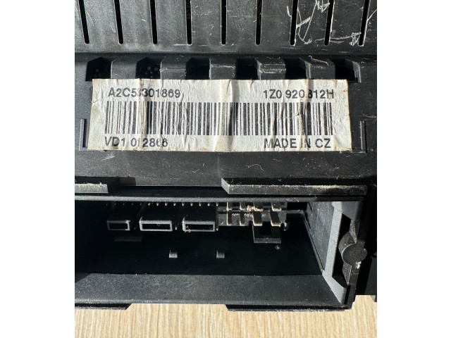 Панель приборов 1Z0920812H, VD1012866   Skoda Octavia Mk2 (1Z)       