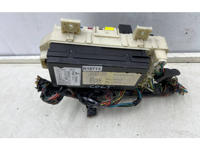 Блок предохранителей mn108319, 8637a151 Mitsubishi Colt