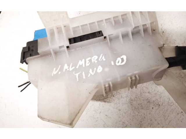   Pojistková skříňka    Nissan Almera Tino 2003