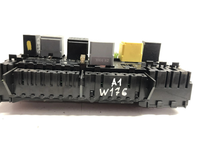 Pojistková skříňka 2469060093 Mercedes-Benz A W176 2013