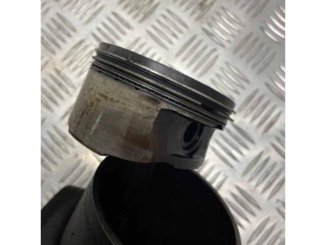 Поршень с шатуном Land Rover Freelander для бензинового двигателя 1.8