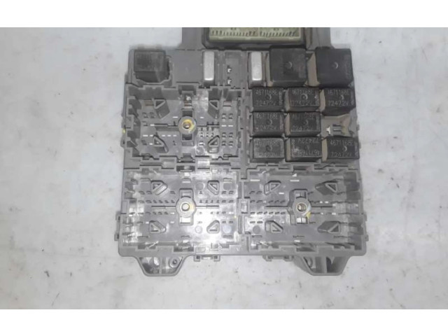 Блок предохранителей LJB7600AB   Jaguar XK8 - XKR    