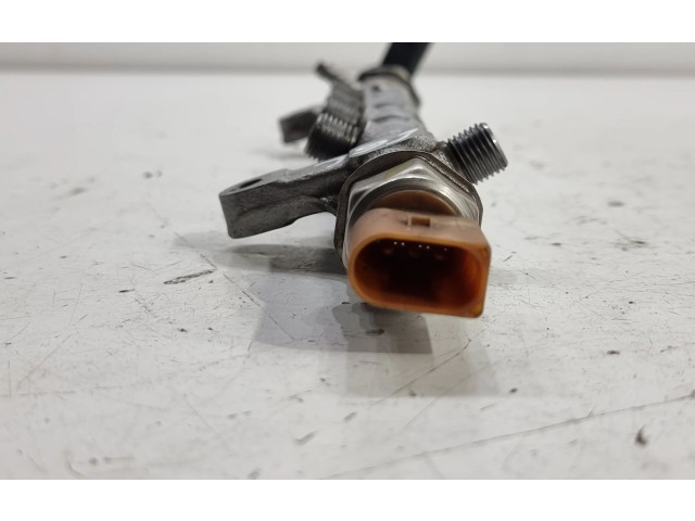 Vstřikovací lišta 03L130089Q   Audi A5 8T 8F     