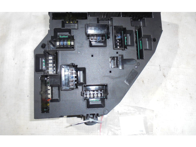 Блок предохранителей 9210860 BMW X3 F25