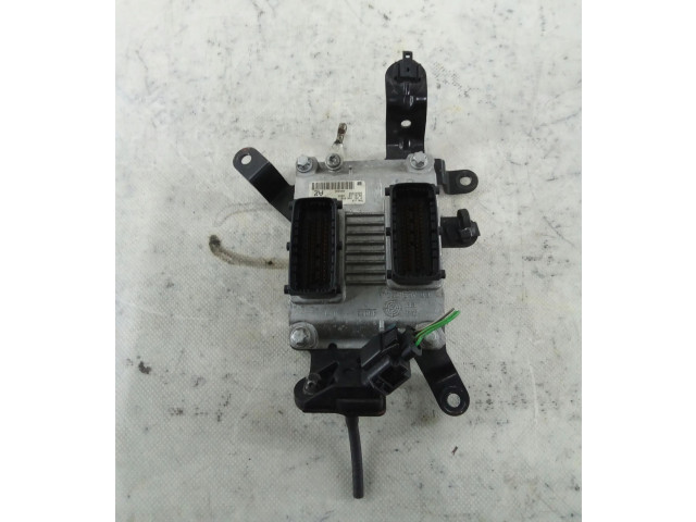 Блок управления двигателя 55557246   Vauxhall Astra H