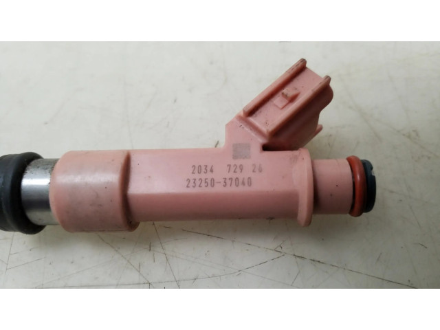 Vstřikovač 2325037040 Toyota RAV 4 (XA40) pro benzínový motor 2.0 3ZR-FAE
