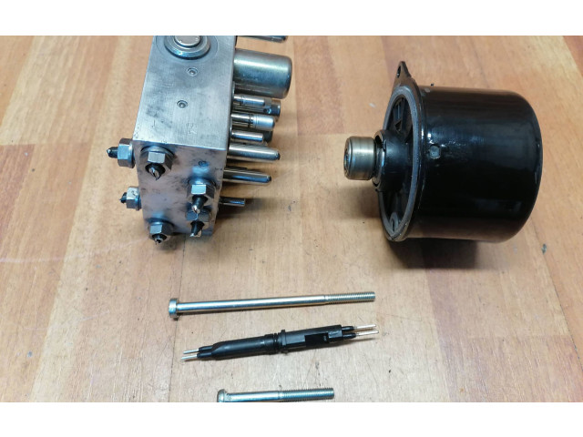 Jednotka ABS 8200808145, 10096014443 Renault Vel Satis 2007