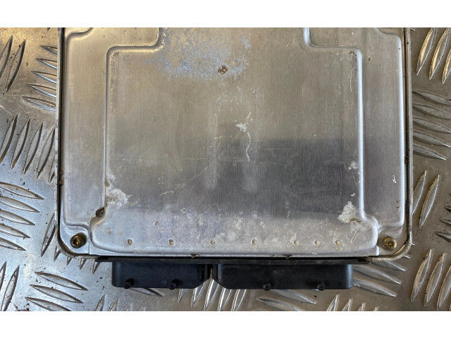 Блок управления двигателя 038906012H, 28SA4931 Skoda Octavia Mk1 (1U)