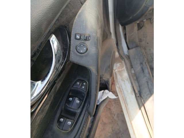 Zpětné zrcátko Nissan Qashqai 2019