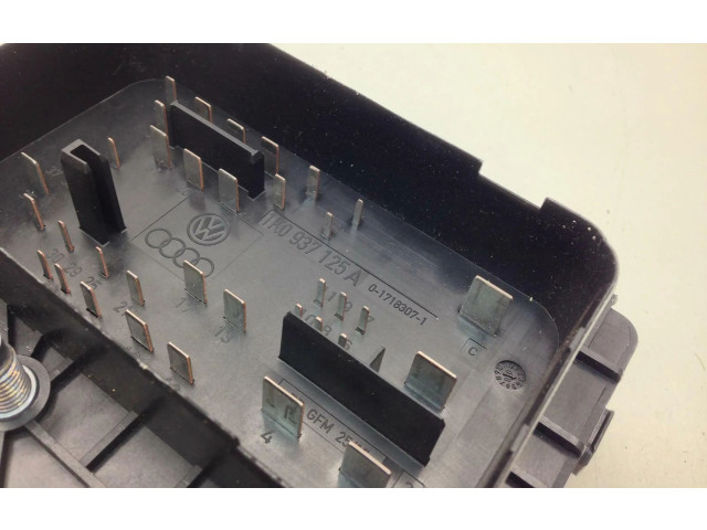 Блок предохранителей 1K0937125A Volkswagen Golf Plus