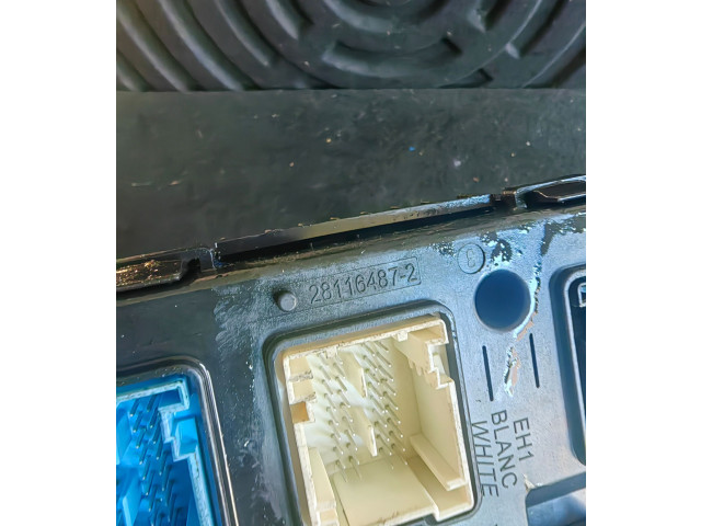 Pojistková skříňka 281164872 Peugeot 3008 2013