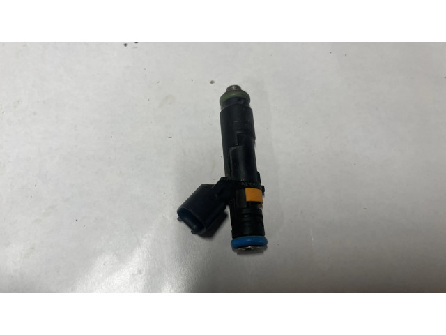 Форсунка 04593986AA, 04627890AA    Jeep Cherokee для бензинового двигателя ED6 2.4