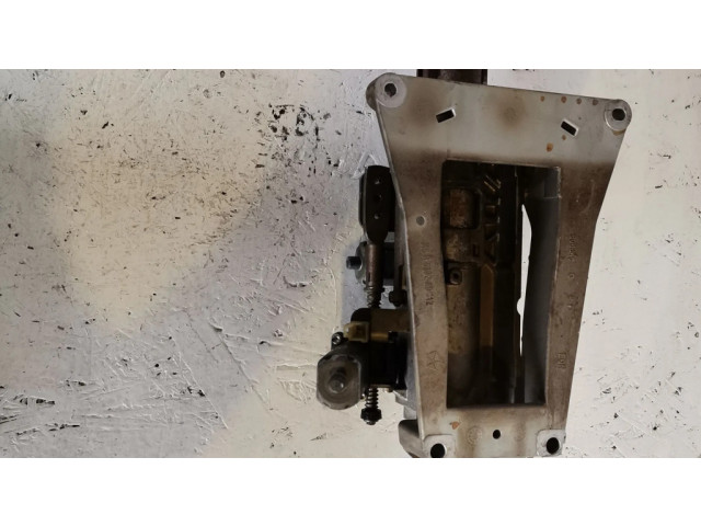 Электрический двигатель для регулировки положения руля