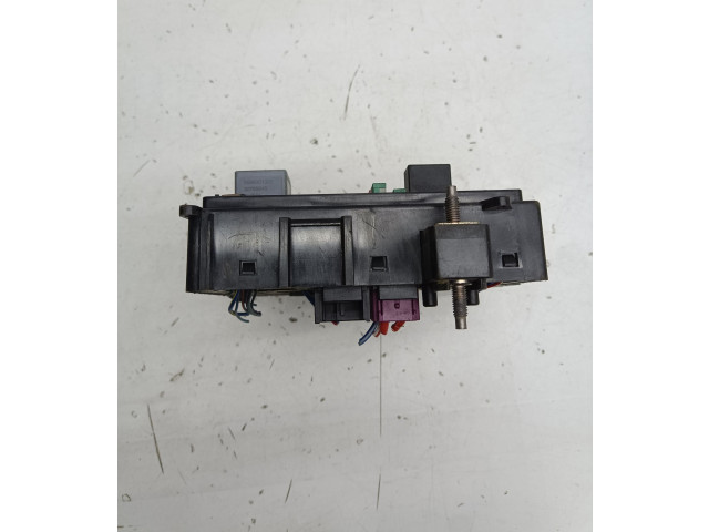 Блок предохранителей 31398003   Volvo XC90    