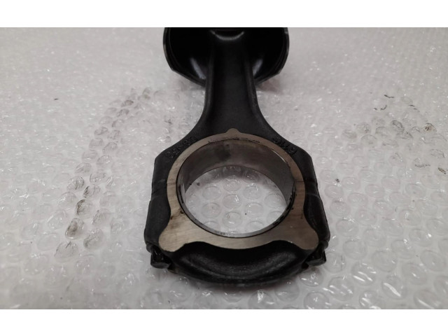 Píst Mercedes-Benz C W203