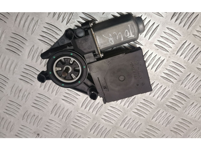 Передний двигатель механизма для подъема окон