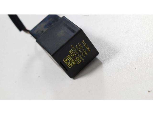 Блок предохранителей  82201FG000   Subaru Forester SH    