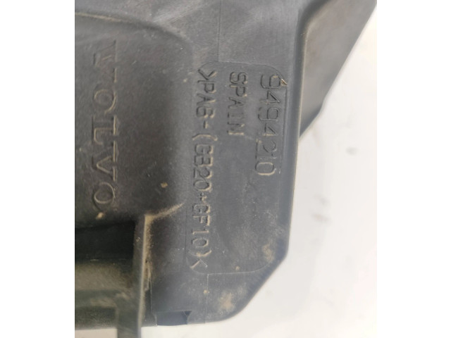 Блок предохранителей  9494210   Volvo V70    