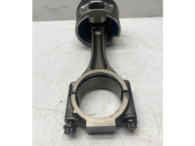  Поршень с шатуном    Volkswagen PASSAT B6  