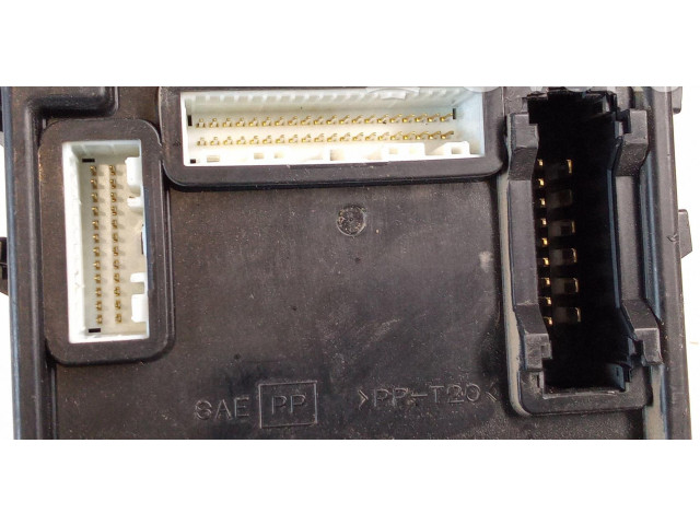 Pojistková skříňka 3677065J50 Suzuk Grand Vitara I