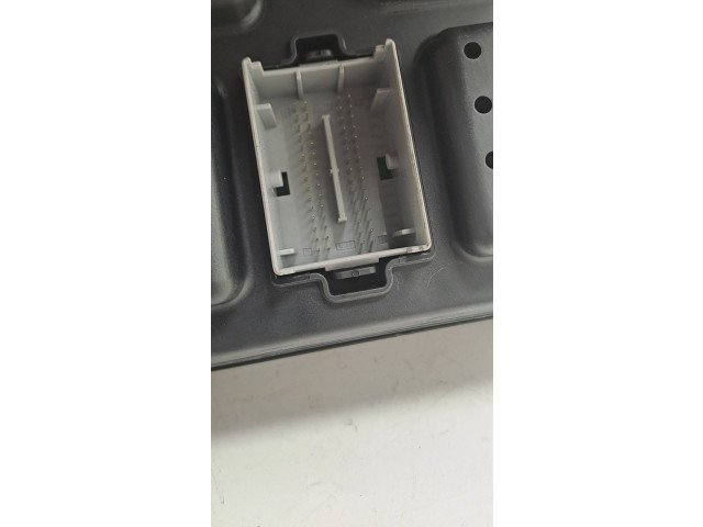 Блок предохранителей 30728539, 12243769 Volvo XC90