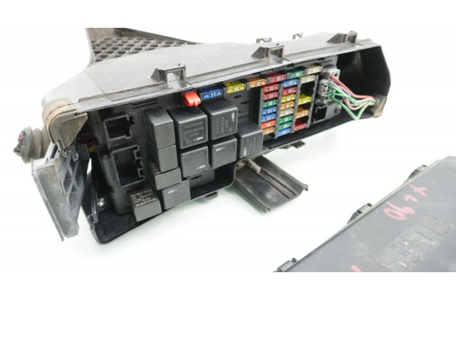 Блок предохранителей 8678449, 8678449 Volvo XC90